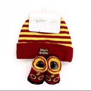 Harry Potter Striped Red and Yellow Kids Hat and Booties Set